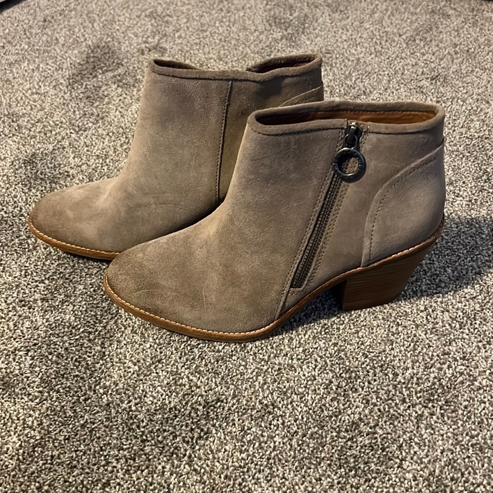 Sofft suede booties, never worn, 9M, 2-3inch heel